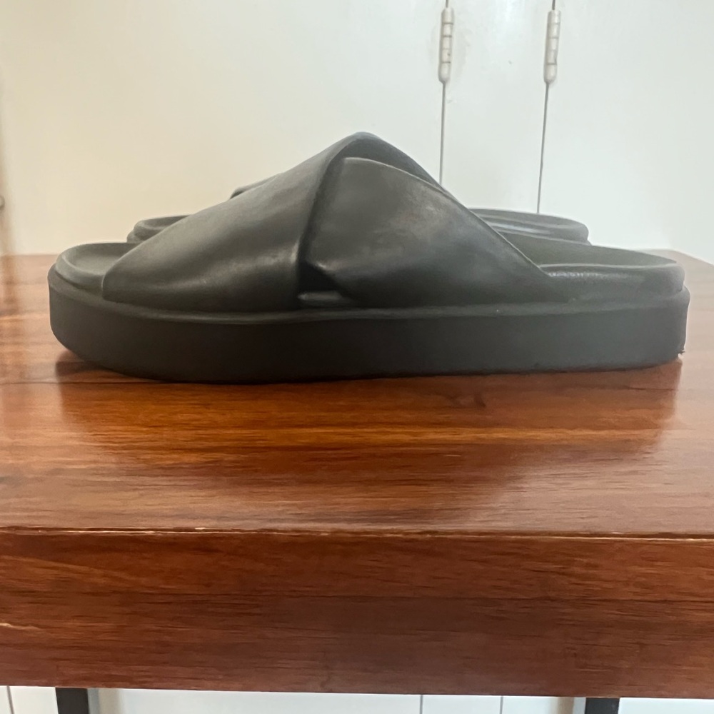 beek Black Cross-Band Slide Sandals - Picture 3 of 5
